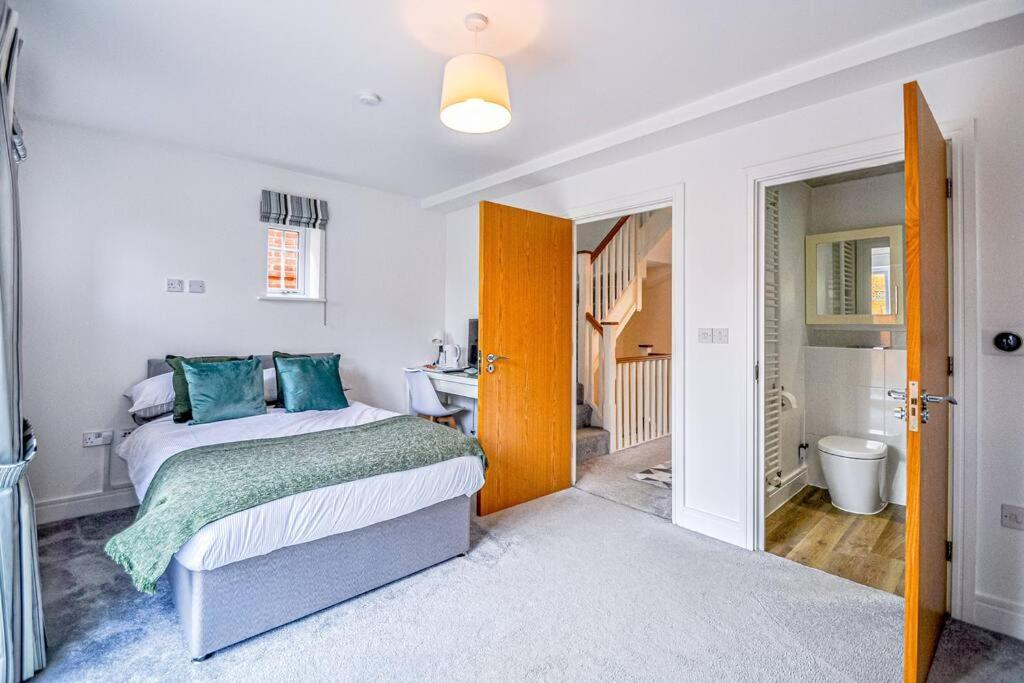 Entire House Sleeps 8 Near The River Thames Maidenhead Dış mekan fotoğraf