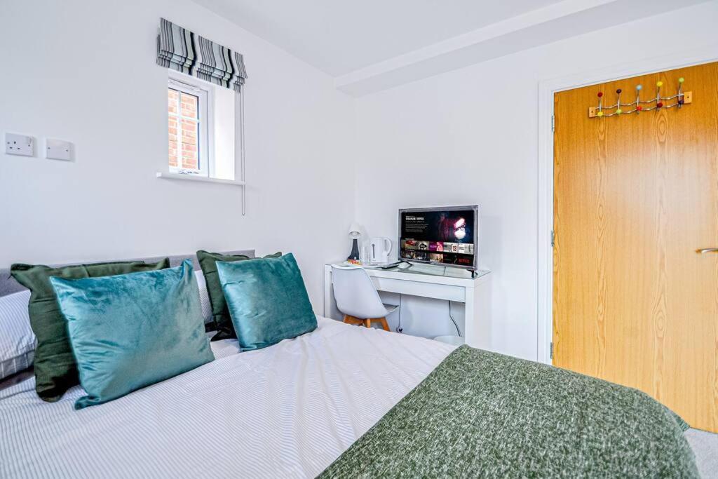 Entire House Sleeps 8 Near The River Thames Maidenhead Dış mekan fotoğraf