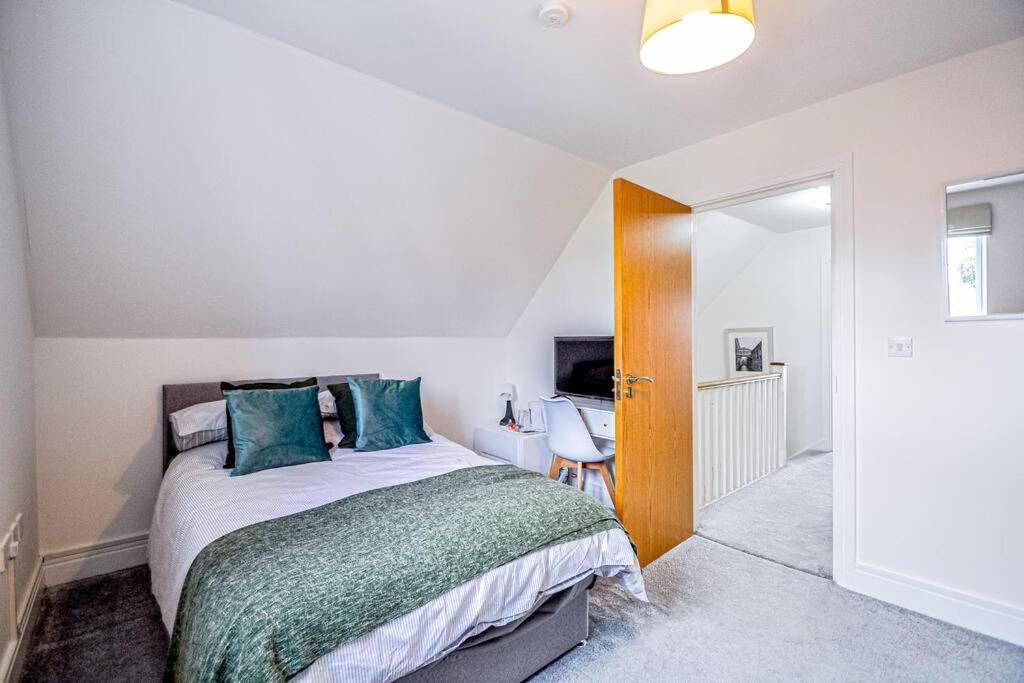Entire House Sleeps 8 Near The River Thames Maidenhead Dış mekan fotoğraf