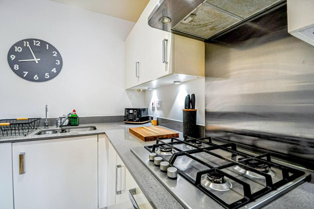 Entire House Sleeps 8 Near The River Thames Maidenhead Dış mekan fotoğraf